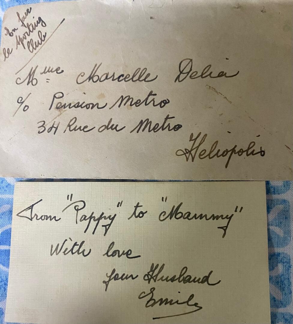 Sobre y tarjeta del bouquet que Menachem envió a Marcelle al nacer Viviana